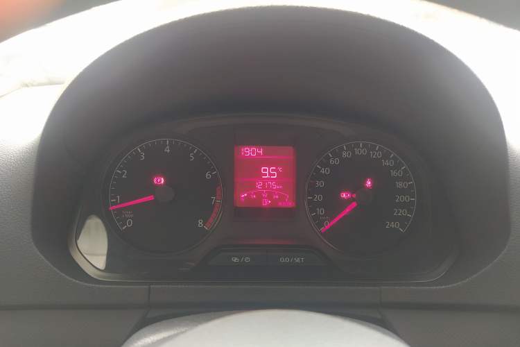 Used Volkswagen Jetta 2015 1.6L Manual Fashion Edition Instrument Cluster