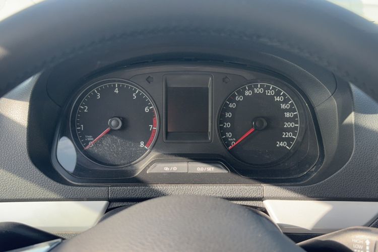 Used Volkswagen Jetta 2015 Value Edition 1.6L Automatic Comfort Version Instrument Cluster