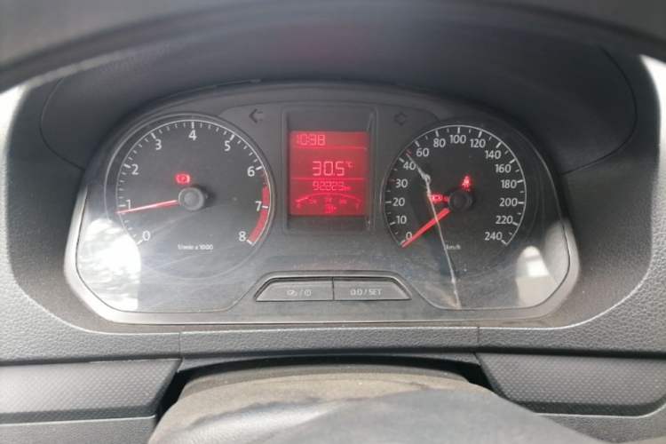 Used Volkswagen Jetta 2015 Zhuihui Edition 1.4L Manual Fashion Model Instrument Cluster