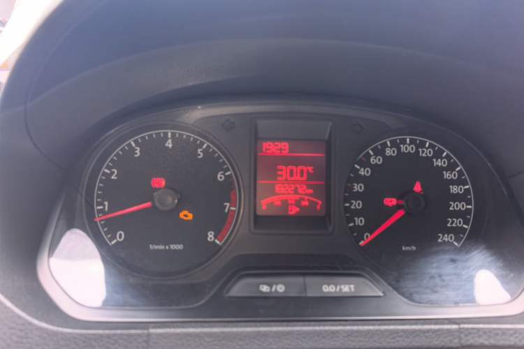 Used Volkswagen Jetta 2015 Value Edition 1.6L Manual Fashionable Style Instrument Cluster
