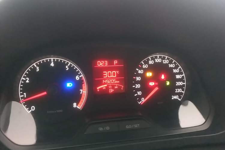 Used Volkswagen Jetta 2015 Value Edition 1.6L Automatic Fashion Version Instrument Cluster