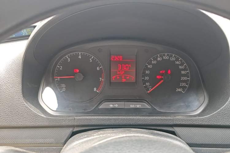 Used Volkswagen Jetta 2015 Zhuihui Edition 1.4L Manual Fashion Model Instrument Cluster