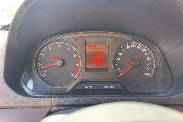 Used Volkswagen Jetta 2015 Value Edition 1.6L Manual Fashionable Style Instrument Cluster