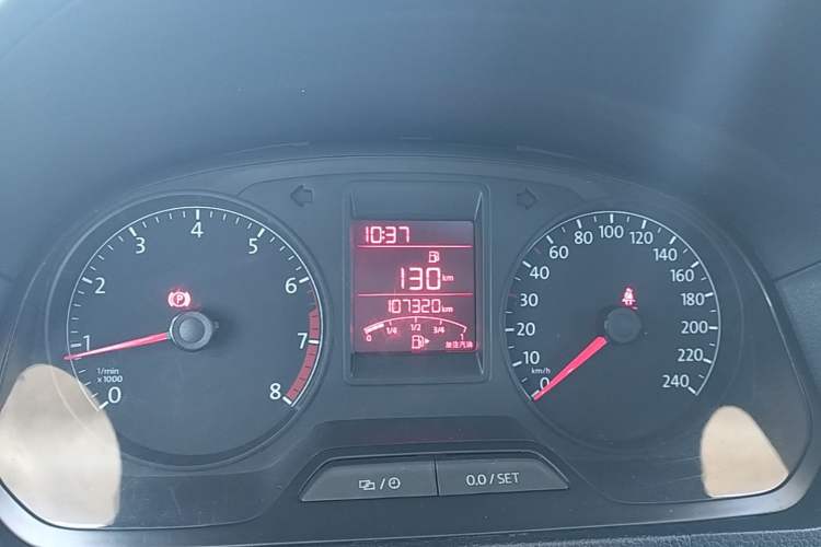 Used Volkswagen Jetta 2015 Zhuihui Edition 1.6L Manual Comfort Model Instrument Cluster