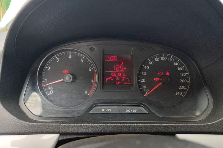 Used Volkswagen Jetta 2015 Zhihui Edition 1.4L Manual Comfort Model Instrument Cluster