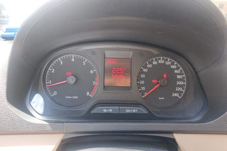 Used Volkswagen Jetta 2015 1.6L Manual Fashion Edition Instrument Cluster
