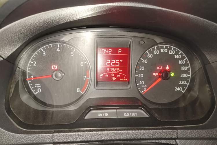 Used Volkswagen Jetta 2015 Value Edition 1.6L Automatic Fashion Version Instrument Cluster