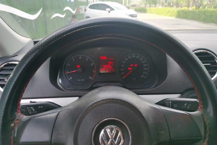 Used Volkswagen Jetta 2015 1.6L Manual Comfort Model Instrument Cluster