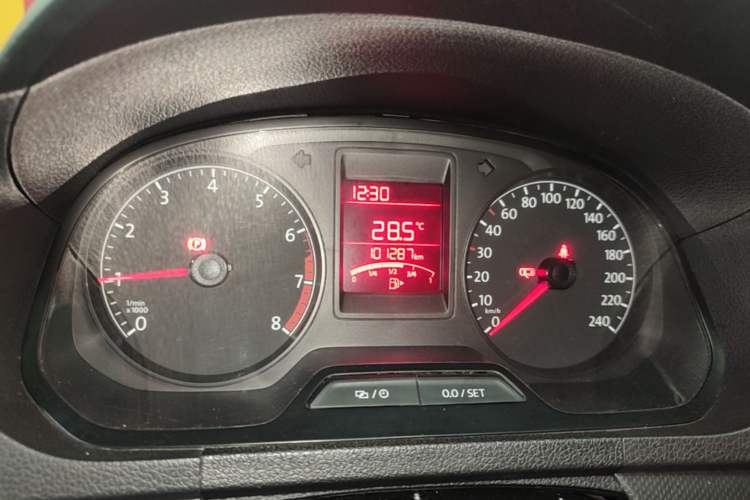 Used Volkswagen Jetta 2015 Value Edition 1.6L Manual Fashionable Style Instrument Cluster