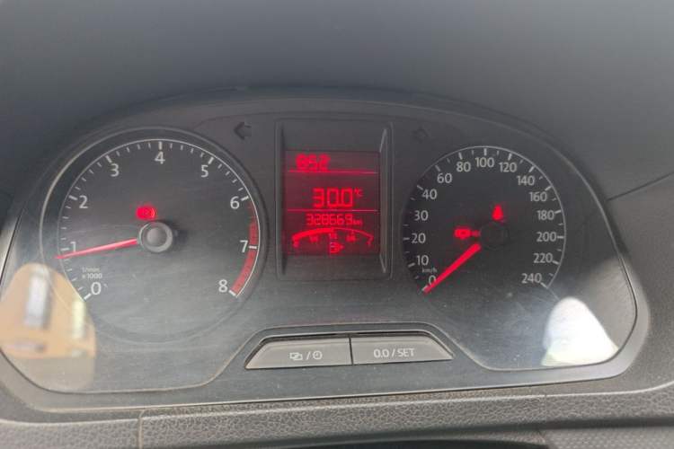 Used Volkswagen Jetta 2015 Value Edition 1.6L Manual Fashionable Style Instrument Cluster