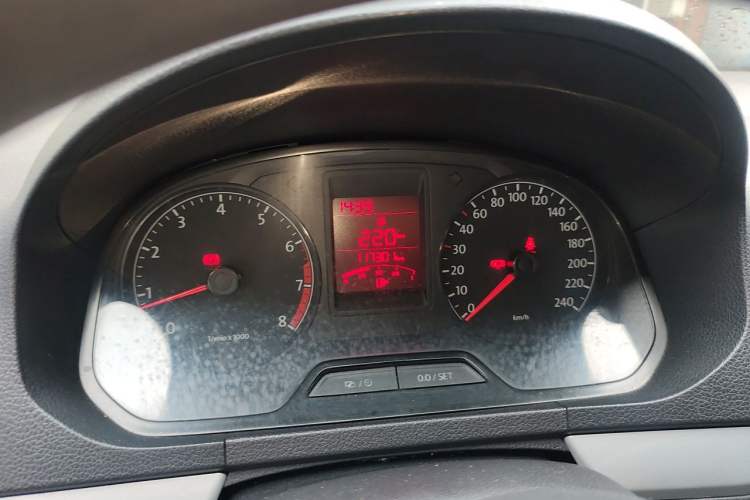 Used Volkswagen Jetta 2015 Zhihui Edition 1.4L Manual Comfort Model Instrument Cluster