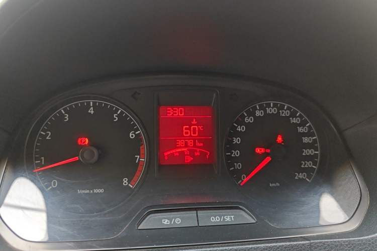 Used Volkswagen Jetta 2015 Zhuihui Edition 1.6L Manual Comfort Model Instrument Cluster