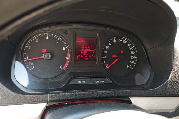 Used Volkswagen Jetta 2015 1.6L Manual Fashion Edition Instrument Cluster