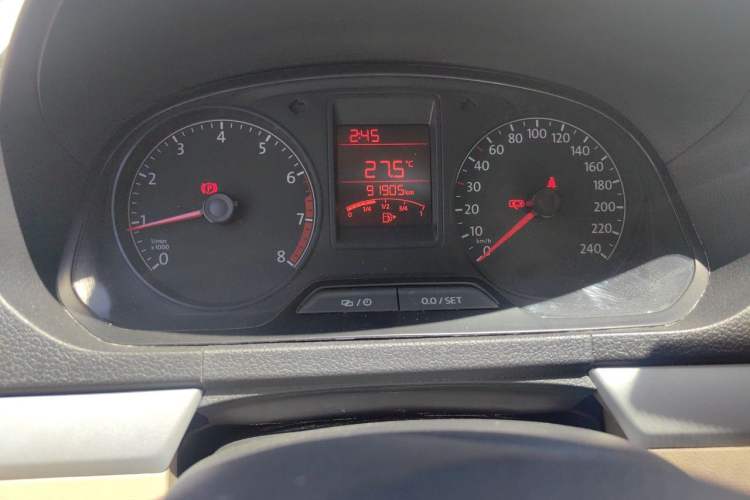 Used Volkswagen Jetta 2015 Zhuihui Edition 1.6L Manual Comfort Model Instrument Cluster