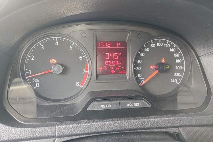 Used Volkswagen Jetta 2015 1.6L Automatic Fashion Model Instrument Cluster