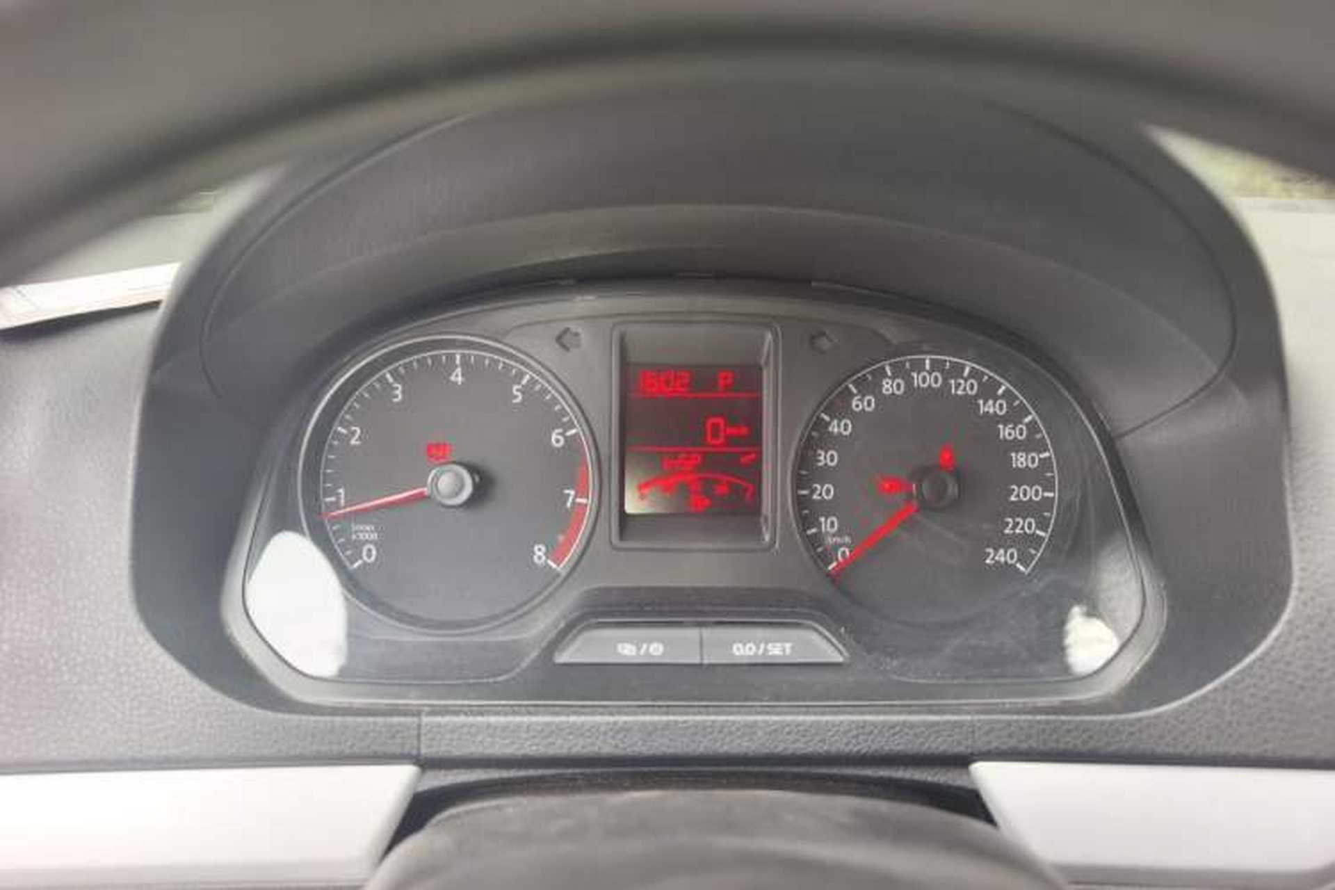 Used Volkswagen Jetta 2015 Value Edition 1.6L Automatic Comfort Version Instrument Cluster
