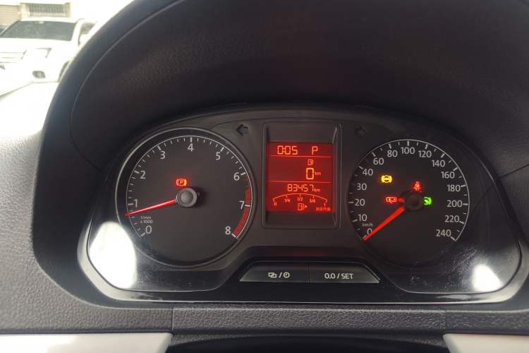Used Volkswagen Jetta 2015 Value Edition 1.6L Automatic Comfort Version Instrument Cluster