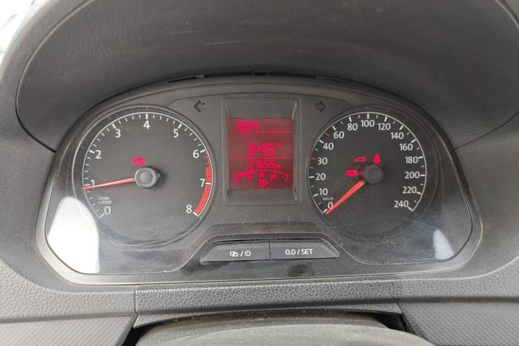 Used Volkswagen Jetta 2015 Value Edition 1.6L Manual Fashionable Style Instrument Cluster