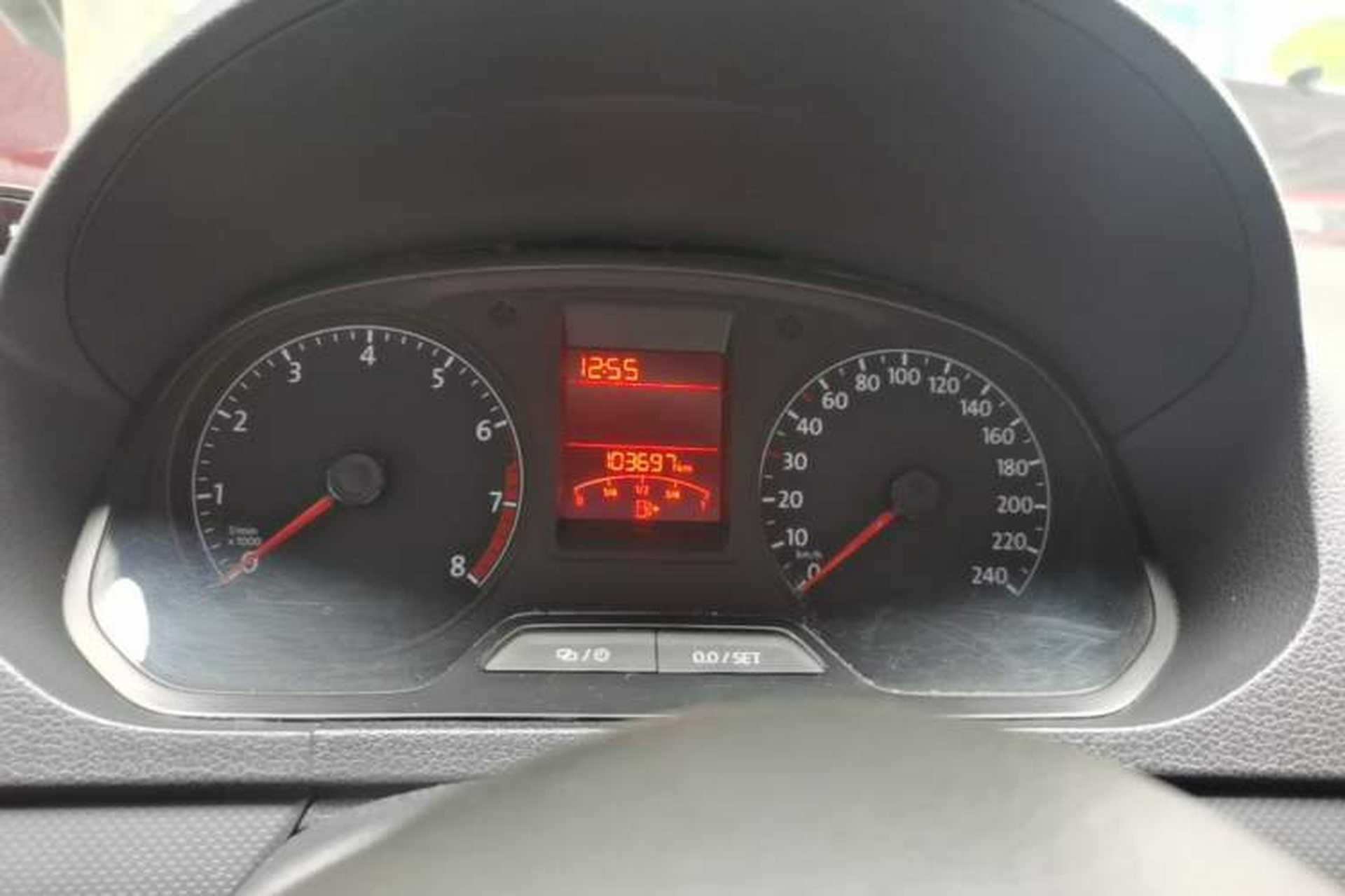 Used Volkswagen Jetta 2015 Value Edition 1.6L Automatic Fashion Version Instrument Cluster