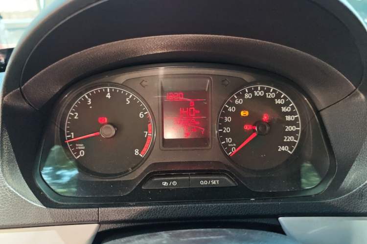 Used Volkswagen Jetta 2015 Zhuihui Edition 1.6L Manual Comfort Model Instrument Cluster