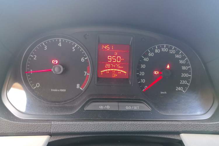 Used Volkswagen Jetta 2015 Zhuihui Edition 1.6L Manual Comfort Model Instrument Cluster