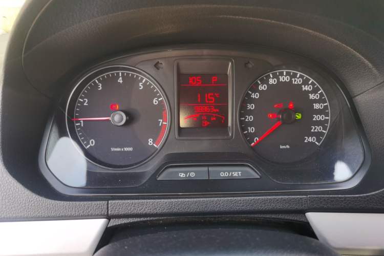 Used Volkswagen Jetta 2015 Value Edition 1.6L Automatic Comfort Version Instrument Cluster