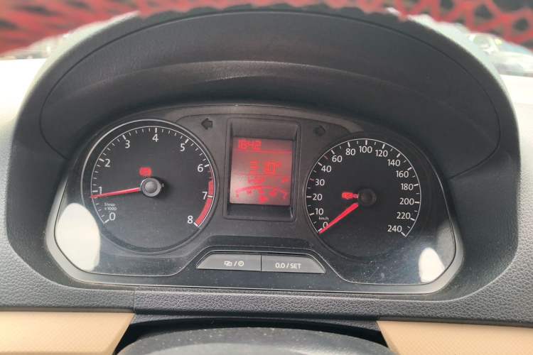 Used Volkswagen Jetta 2015 Value Edition 1.6L Manual Fashionable Style Instrument Cluster