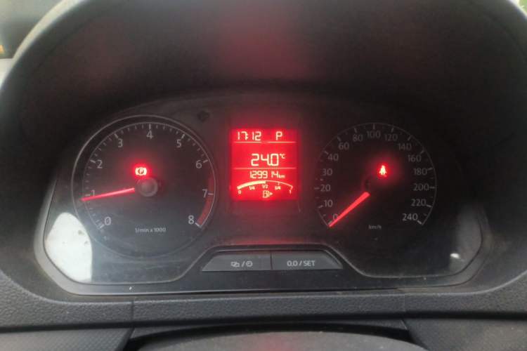 Used Volkswagen Jetta 2015 Value Edition 1.6L Automatic Fashion Version Instrument Cluster