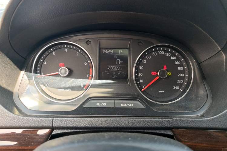 Used Volkswagen Jetta 2015 1.6L Automatic Luxury Model Instrument Cluster
