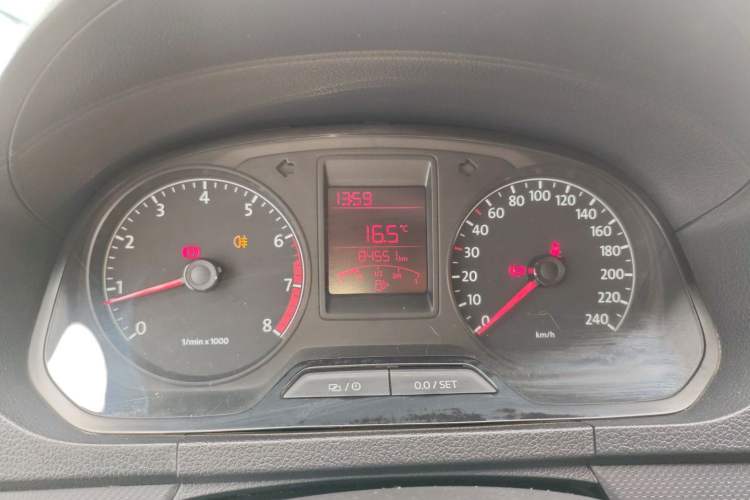 Used Volkswagen Jetta 2015 Value Edition 1.6L Manual Fashionable Style Instrument Cluster