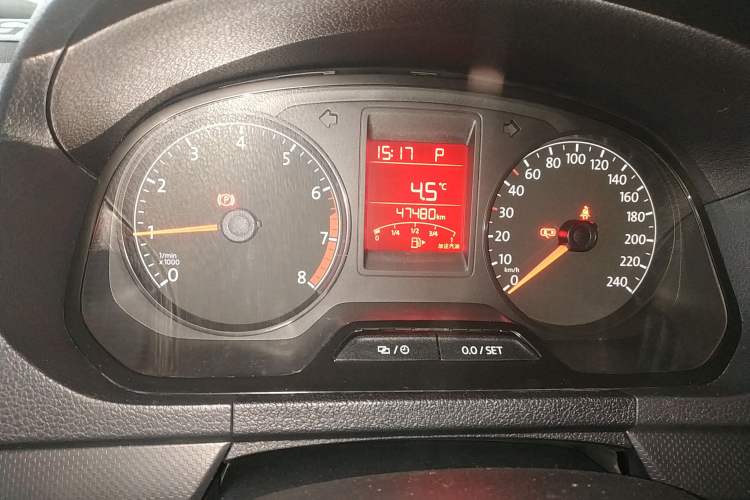 Used Volkswagen Jetta 2015 1.6L Automatic Fashion Model Instrument Cluster