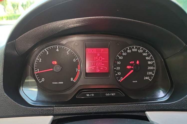 Used Volkswagen Jetta 2015 Value Edition 1.6L Automatic Comfort Version Instrument Cluster