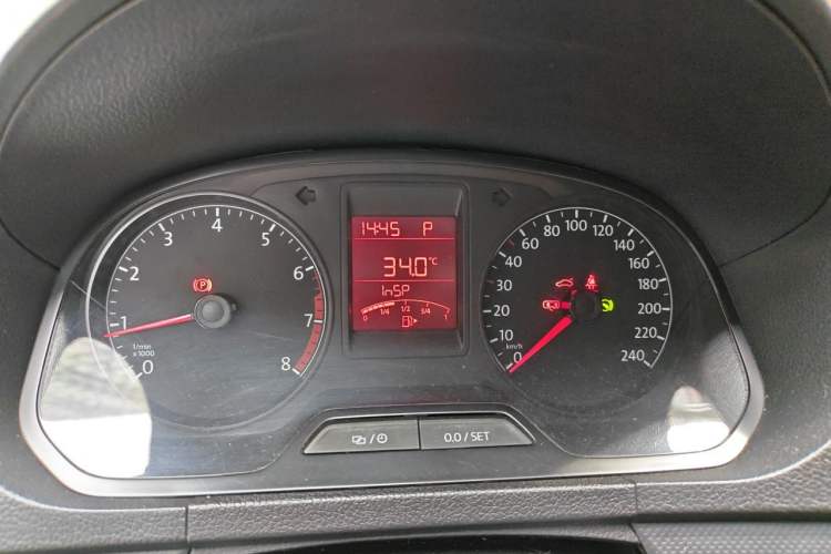Used Volkswagen Jetta 2015 Value Edition 1.6L Automatic Comfort Version Instrument Cluster