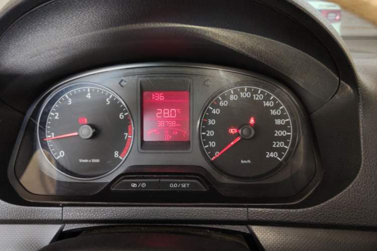 Used Volkswagen Jetta 2015 Value Edition 1.6L Manual Fashionable Style Instrument Cluster