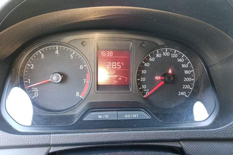 Used Volkswagen Jetta 2015 Value Edition 1.6L Manual Fashionable Style Instrument Cluster