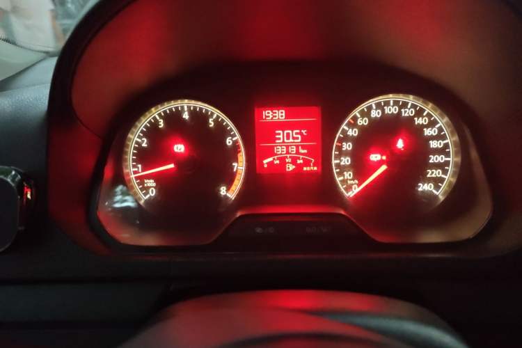 Used Volkswagen Jetta 2015 Zhuihui Edition 1.4L Manual Fashion Model Instrument Cluster