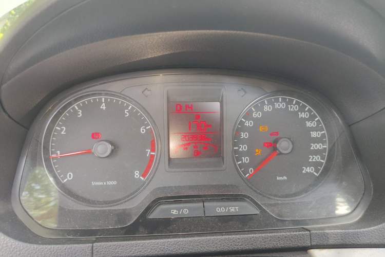 Used Volkswagen Jetta 2015 1.6L Manual Fashion Edition Instrument Cluster