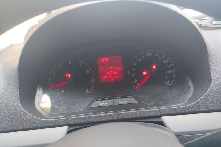 Used Volkswagen Jetta 2015 Zhuihui Edition 1.6L Manual Comfort Model Instrument Cluster