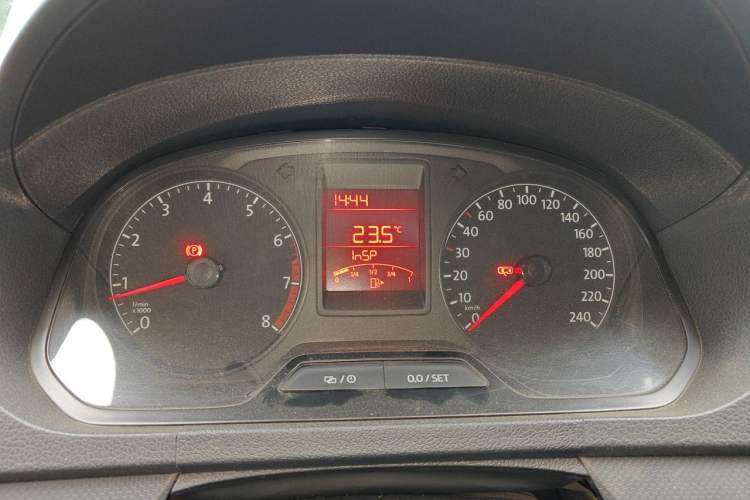 Used Volkswagen Jetta 2015 Value Edition 1.6L Manual Fashionable Style Instrument Cluster