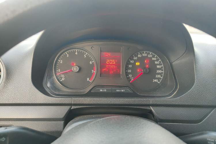 Used Volkswagen Jetta 2015 1.6L Manual Fashion Edition Instrument Cluster