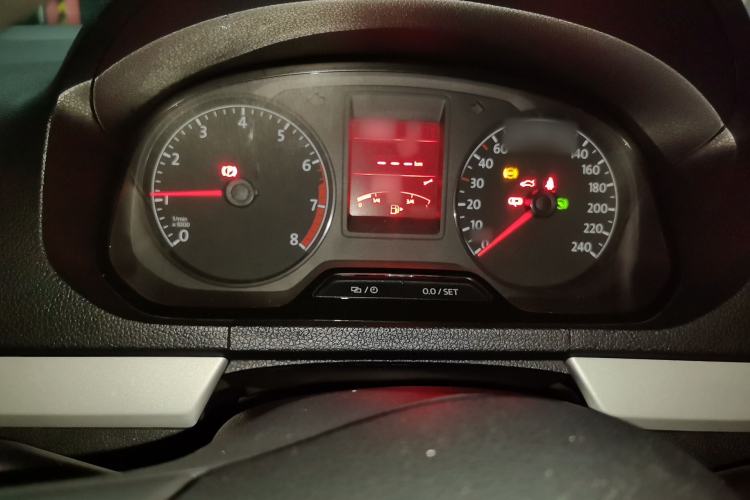 Used Volkswagen Jetta 2015 Value Edition 1.6L Automatic Comfort Version Instrument Cluster