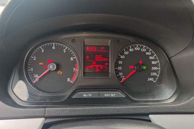 Used Volkswagen Jetta 2015 Value Edition 1.6L Automatic Comfort Version Instrument Cluster