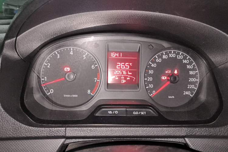 Used Volkswagen Jetta 2015 Zhuihui Edition 1.4L Manual Fashion Model Instrument Cluster