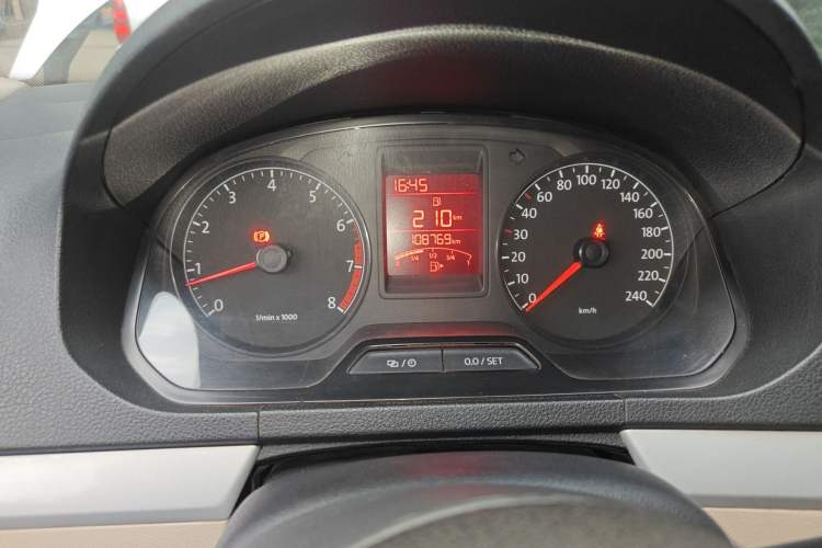 Used Volkswagen Jetta 2015 1.6L Manual Comfort Model Instrument Cluster