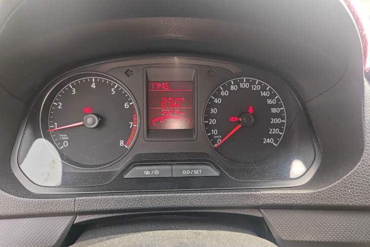 Used Volkswagen Jetta 2015 Value Edition 1.6L Manual Fashionable Style Instrument Cluster
