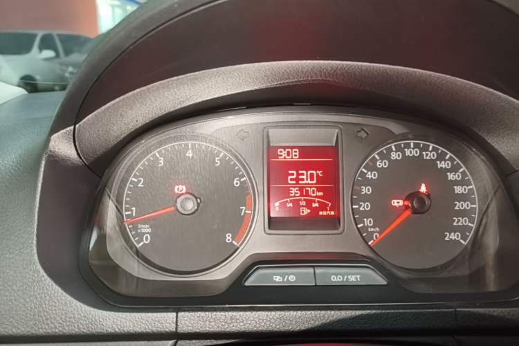 Used Volkswagen Jetta 2015 Value Edition 1.6L Manual Fashionable Style Instrument Cluster