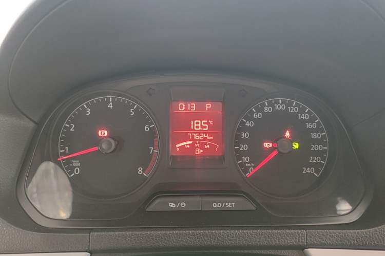 Used Volkswagen Jetta 2015 Value Edition 1.6L Automatic Comfort Version Instrument Cluster