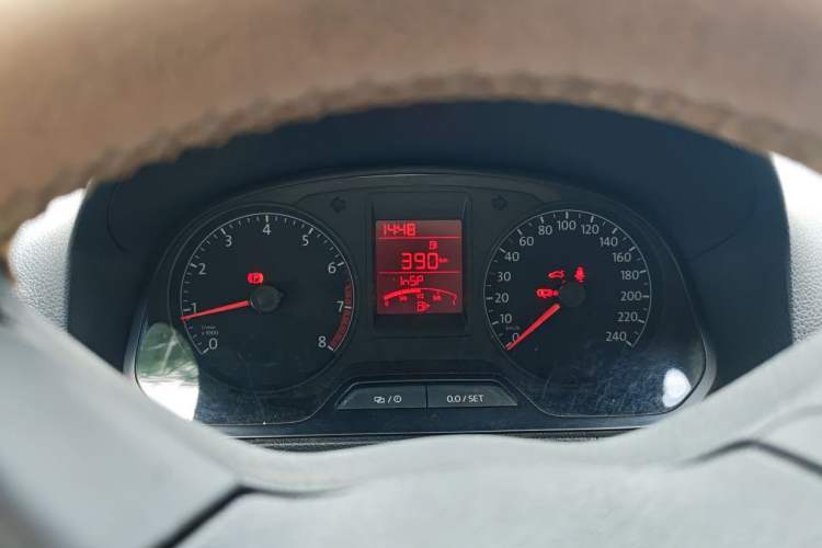 Used Volkswagen Jetta 2015 Zhihui Edition 1.4L Manual Comfort Model Instrument Cluster
