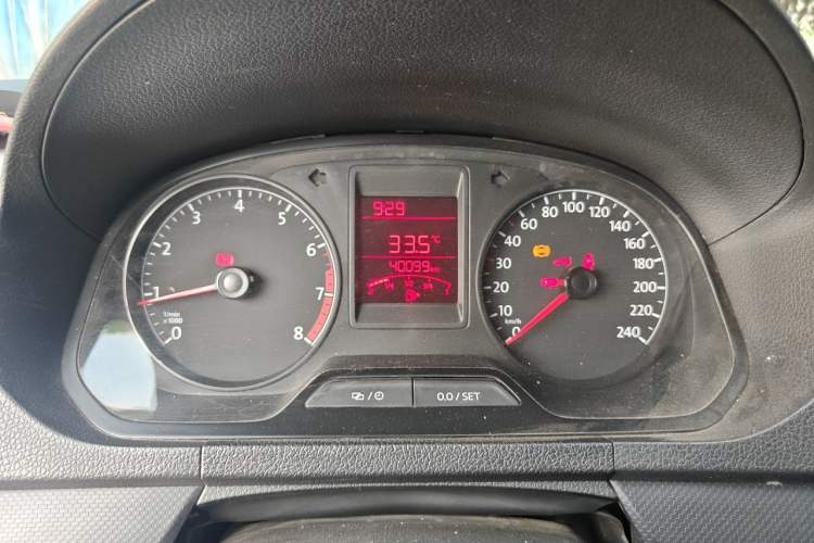 Used Volkswagen Jetta 2015 Value Edition 1.6L Manual Fashionable Style Instrument Cluster