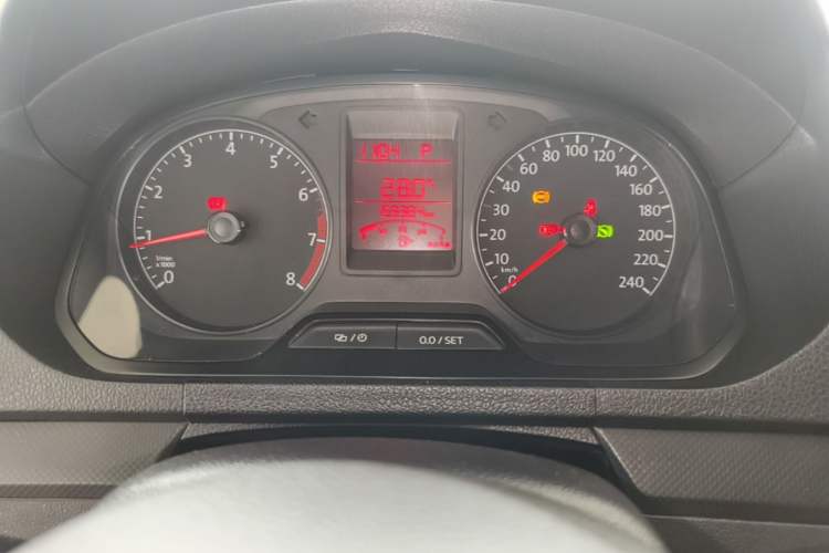 Used Volkswagen Jetta 2015 Value Edition 1.6L Automatic Fashion Version Instrument Cluster